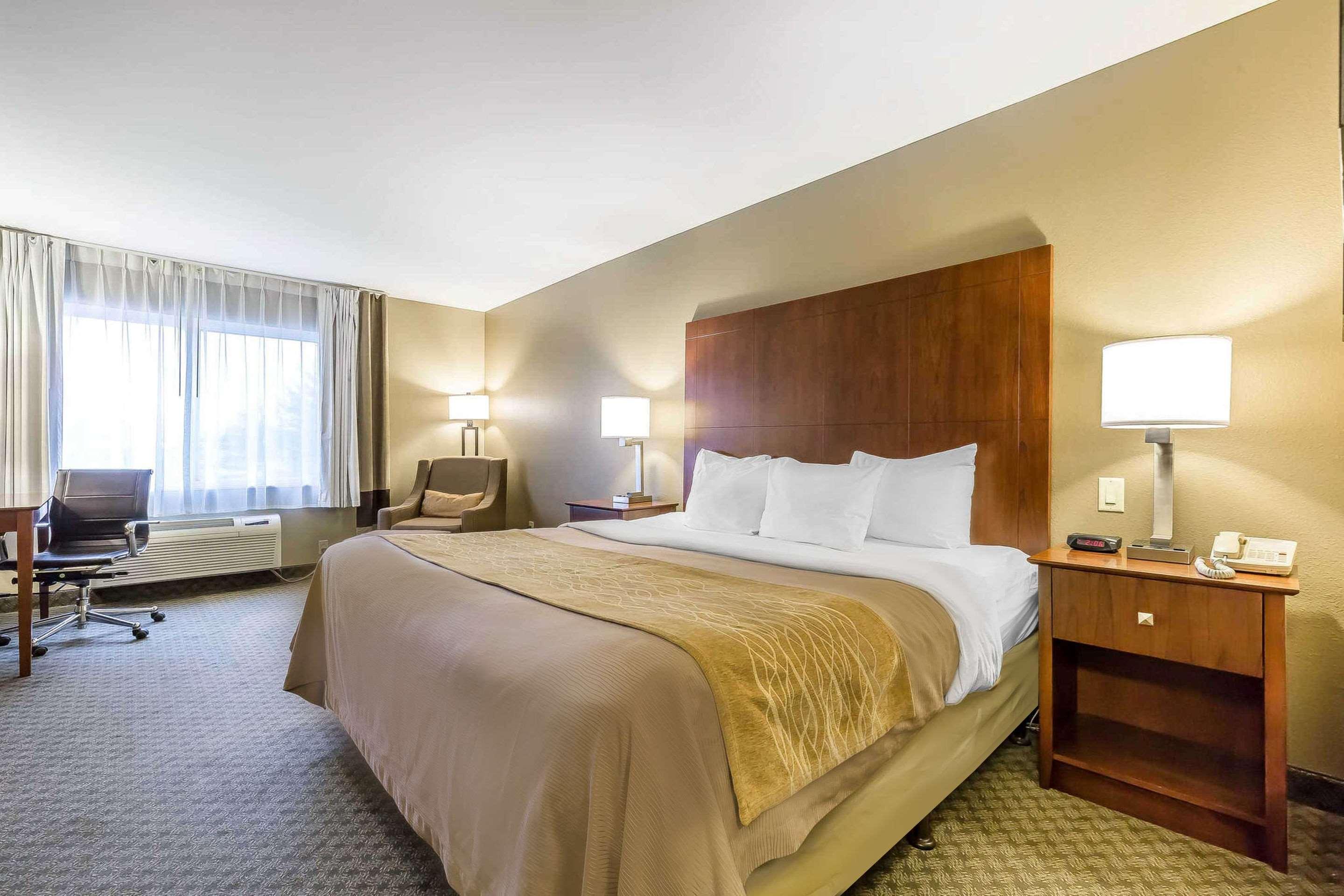 Comfort Inn & Suites East Moline Near I-80 Екстер'єр фото