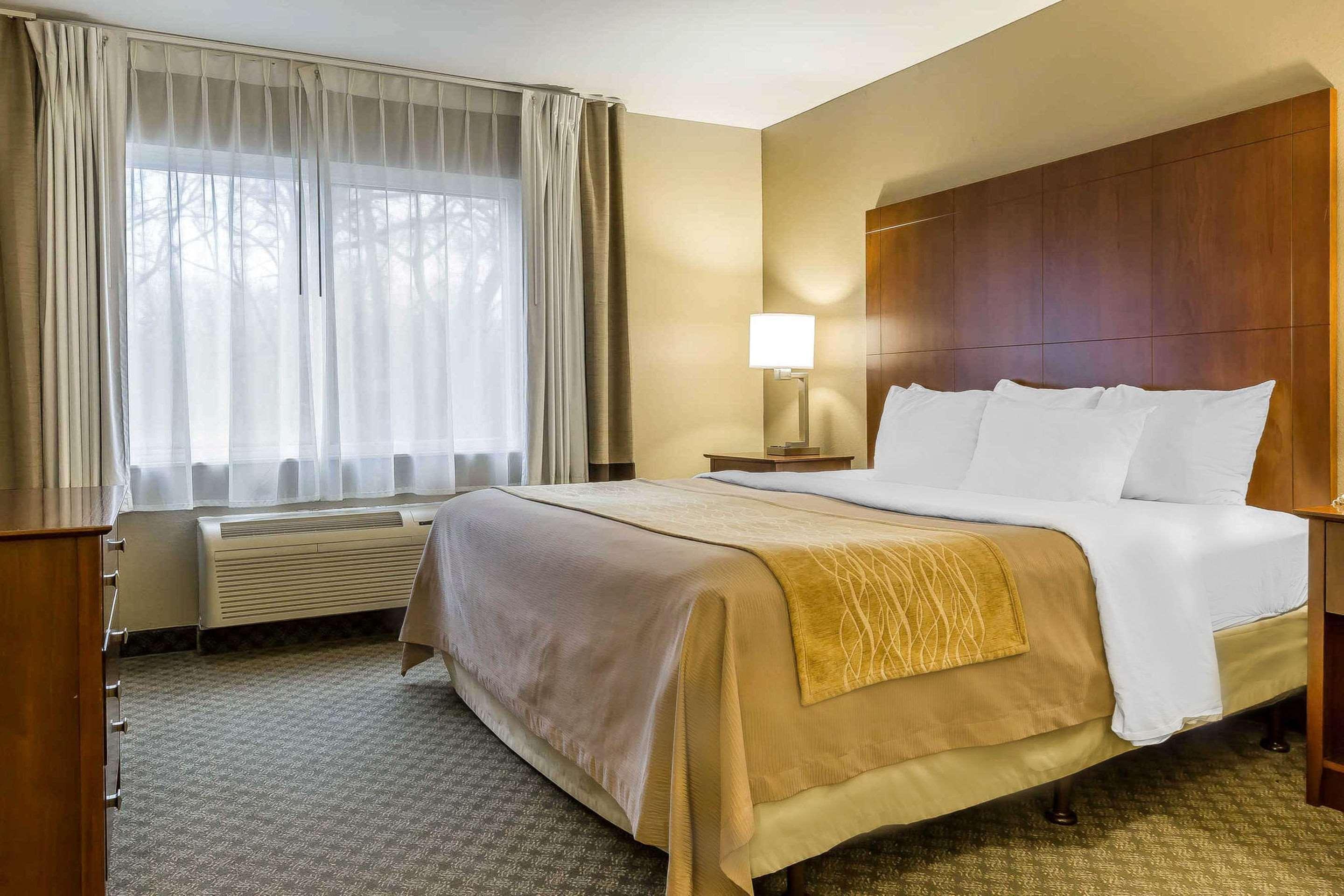 Comfort Inn & Suites East Moline Near I-80 Екстер'єр фото