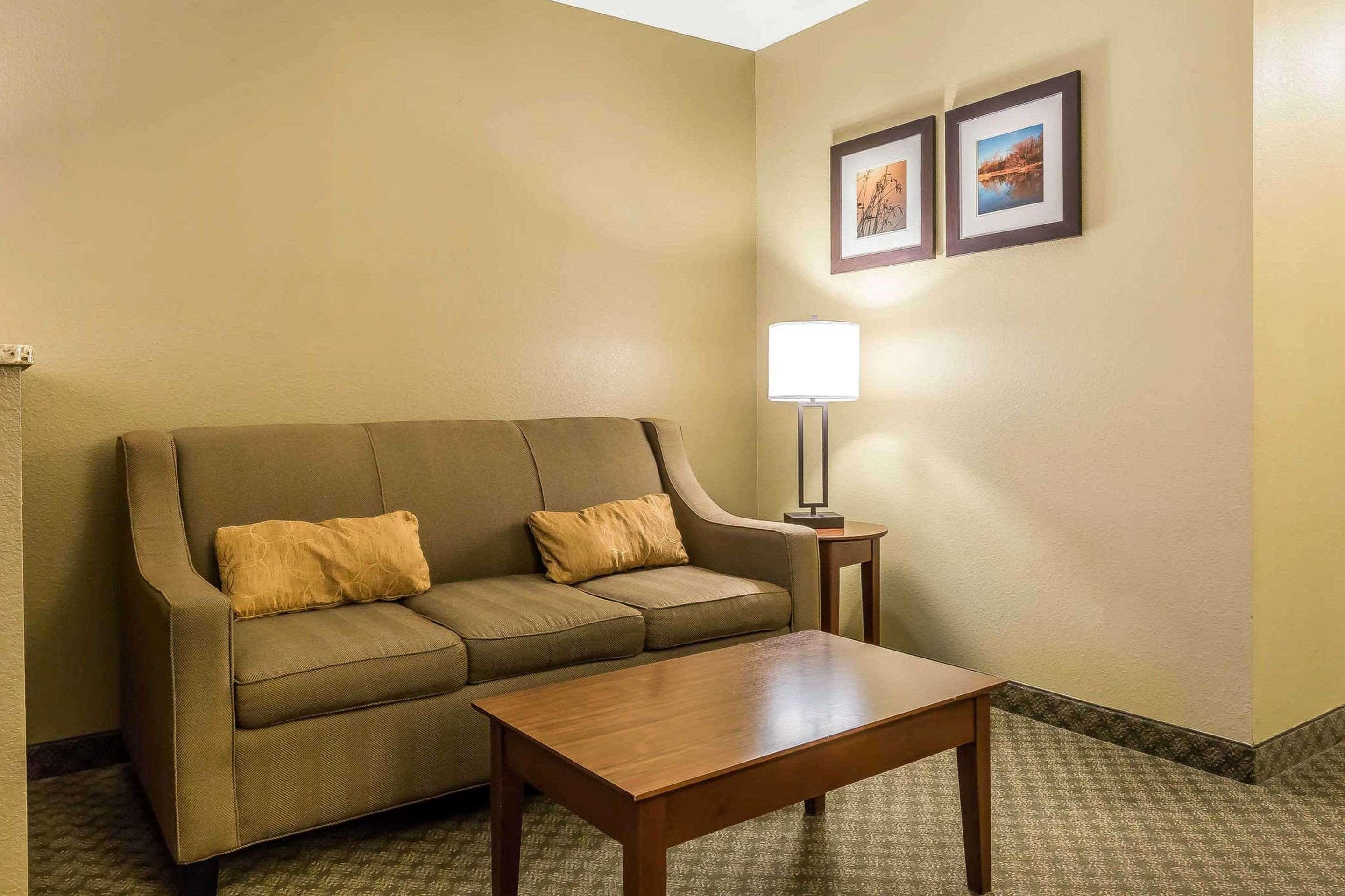 Comfort Inn & Suites East Moline Near I-80 Екстер'єр фото