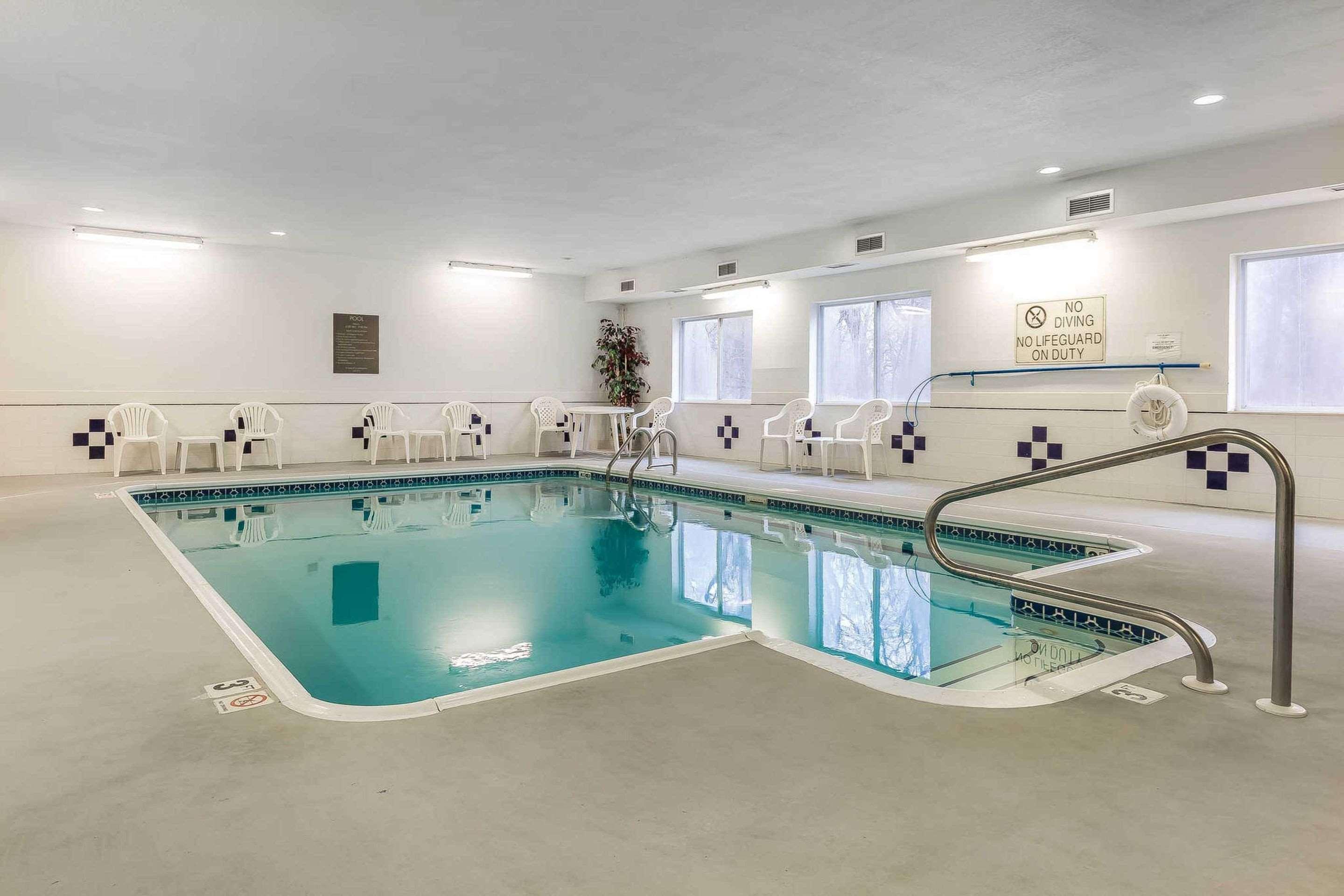 Comfort Inn & Suites East Moline Near I-80 Екстер'єр фото
