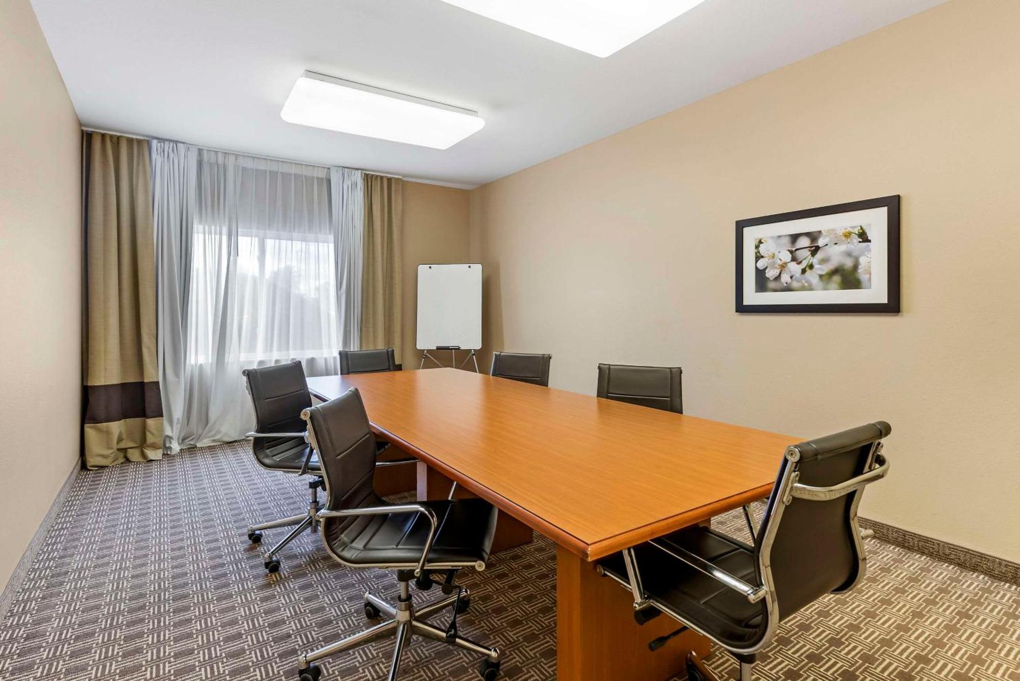 Comfort Inn & Suites East Moline Near I-80 Екстер'єр фото