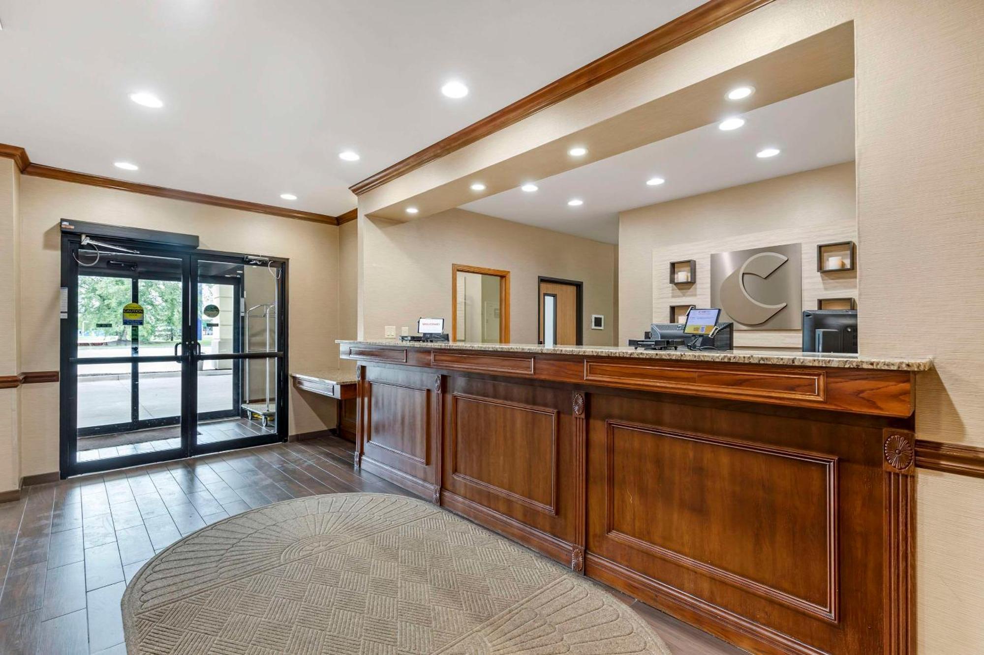 Comfort Inn & Suites East Moline Near I-80 Екстер'єр фото
