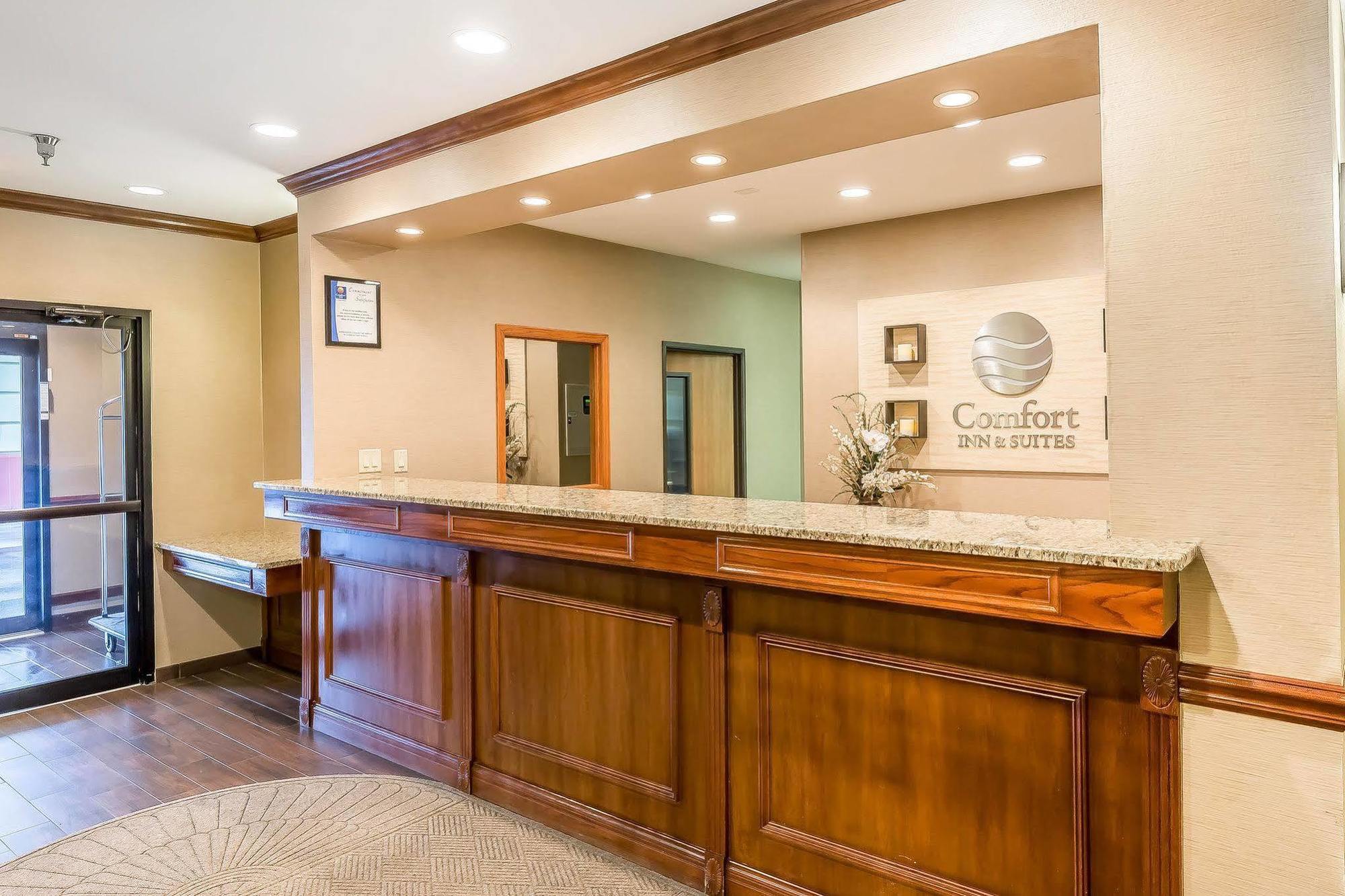 Comfort Inn & Suites East Moline Near I-80 Екстер'єр фото